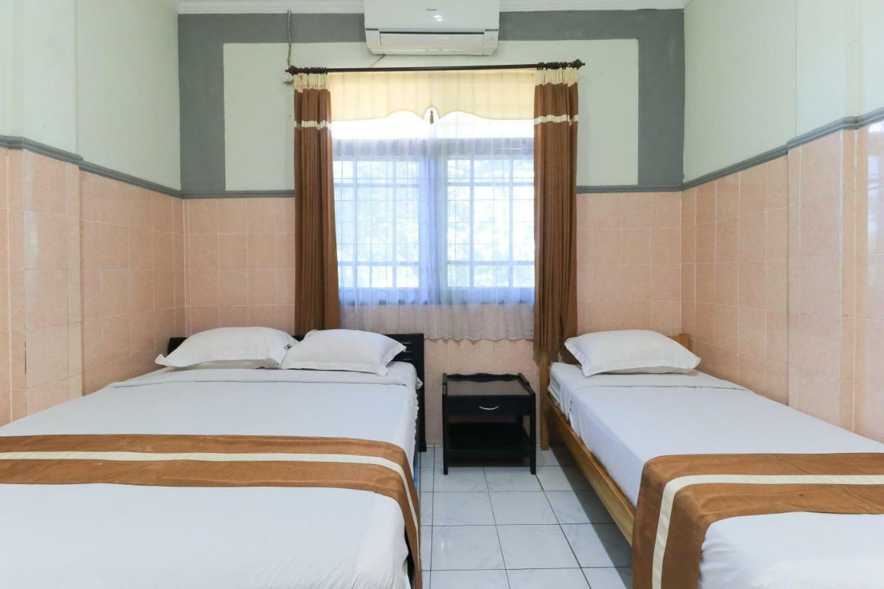 Wisma Flamboyan Surabaya Exterior photo
